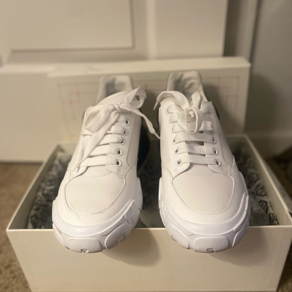 Men’s Alexander McQueen trainers like new